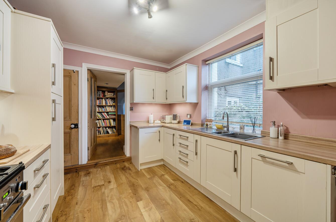 Carnglas Road, Sketty, Swansea, SA2 9BL